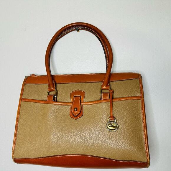 Vintage DOONEY & BOURKE 90s Tan Brown Leather All Weather Shoulder Purse Handbag - Picture 2 of 15